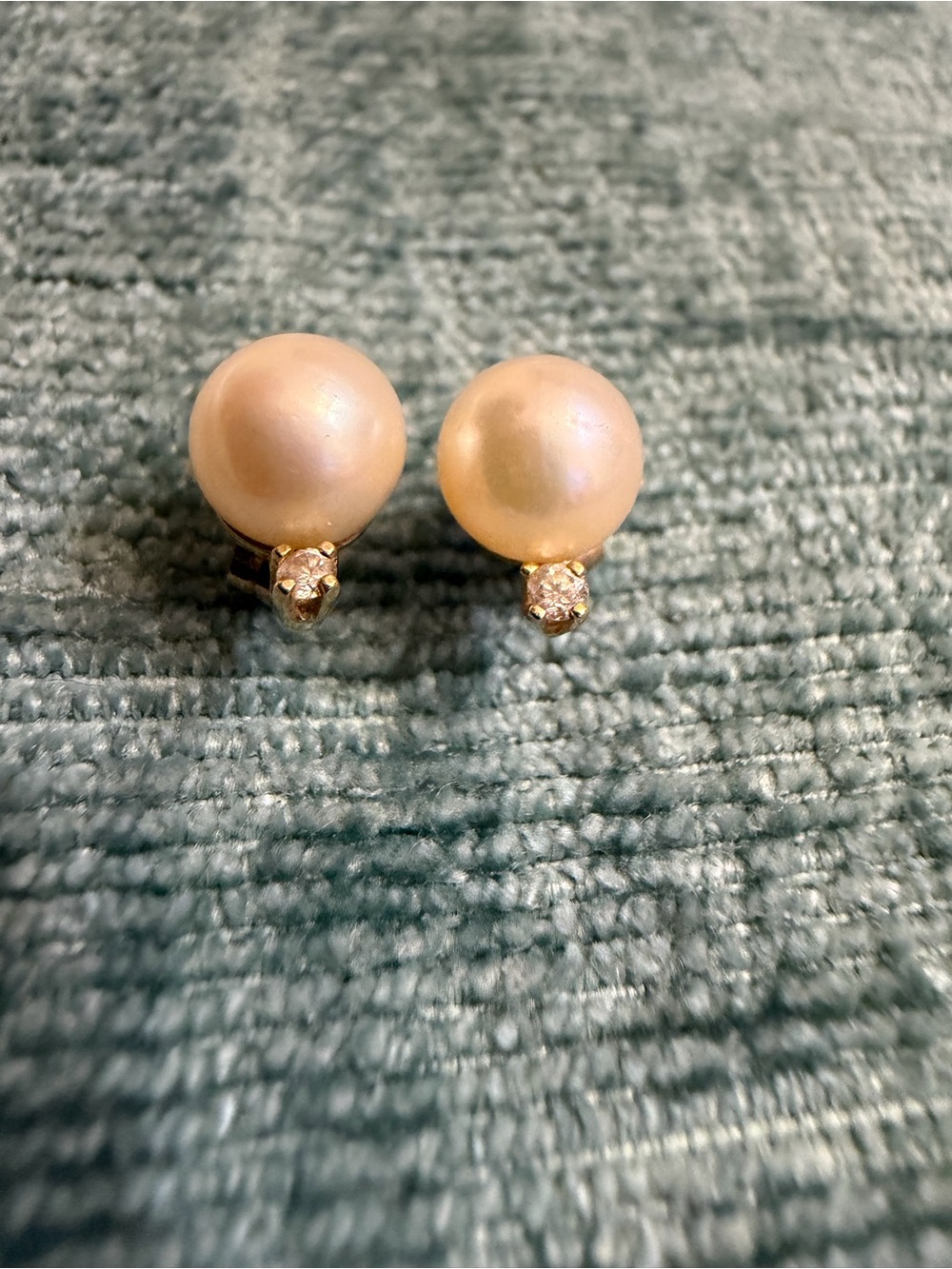Vintage 14K Gold ROUND Pearl Diamond Stud Earrings 6.30mm Peach Pink 1.28g